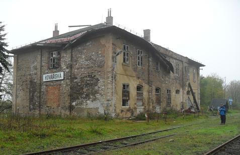 Výpravní budova v roce 2010.