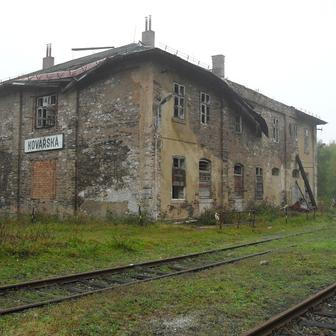 Výpravní budova v roce 2010.