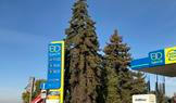 ... kdy po zlevnění také o 2,30 Kč ve čtvrtek litr stojí 47,50 Kč.
