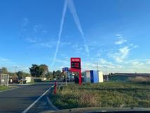 Další malá vesnická pumpa, Petrol u Brandýsku ve Středočeském kraji. I tady zůstaly ceny stejné.