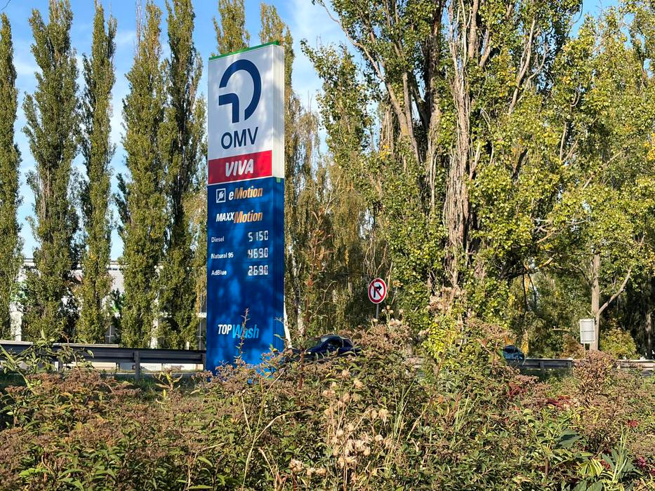 Nedaleké čerpací stanice v Kladně jsou dražší, ať už jde o OMV...