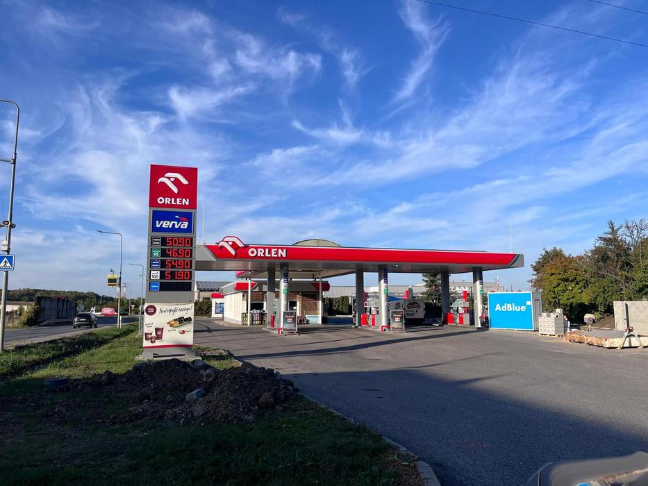 Orlen má ceny aktuálně nejvyšší, na mnoha pumpách se u nafty drží přímo na státním maximu. 