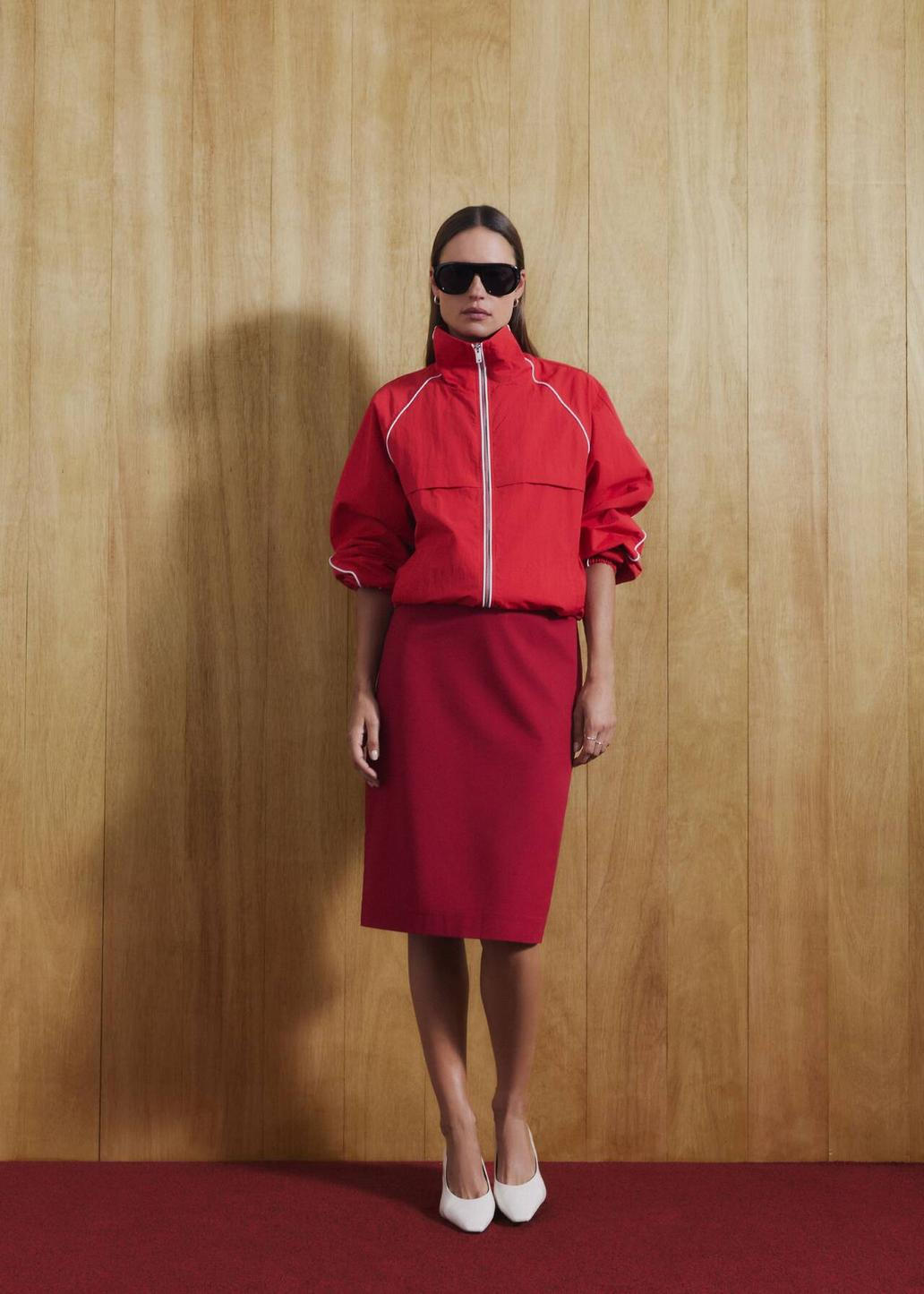 Sportsluxe přichází na scénu. Přináší nečekané kombinace, pohodlí a styl, který sluší v každém věku. Sportsluxe přichází na scénu. Přináší nečekané kombinace, pohodlí a styl, který sluší v každém věku.