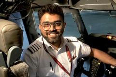 Pilot letu společnosti Flydubai indický kapitán Smit Machchhar