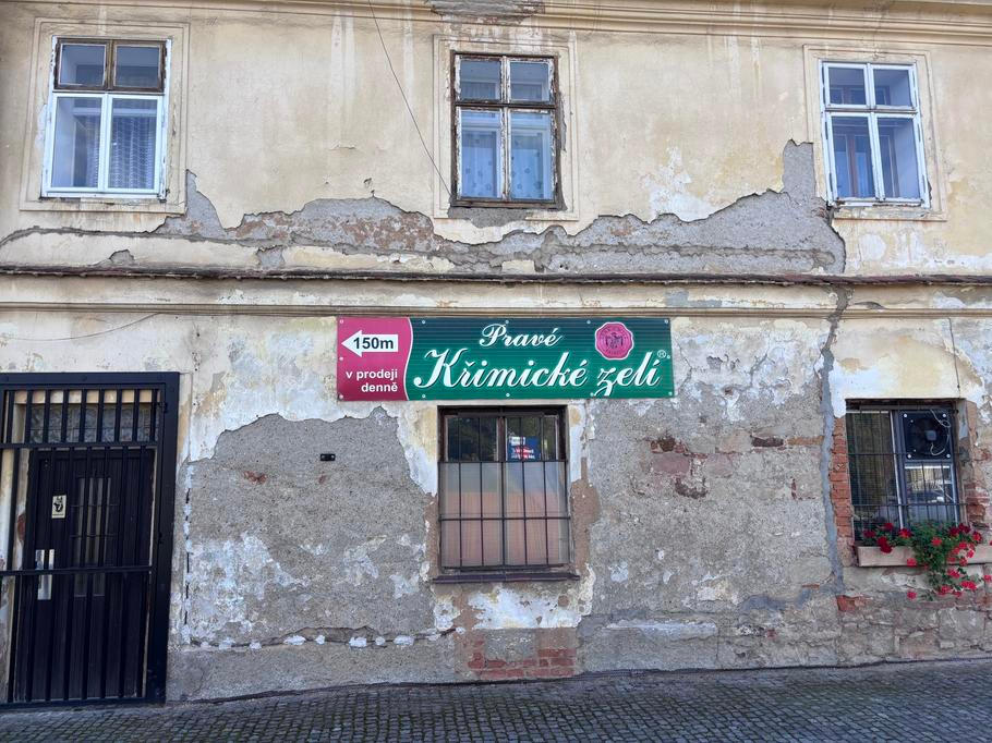 Některé cedule sice ještě v Křimicích zůstaly, ale pravé lobkowiczké zelí už je minulostí.