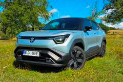 Otestovali jsme Suzuki e Vitara s předním pohonem a 61kWh baterkou.