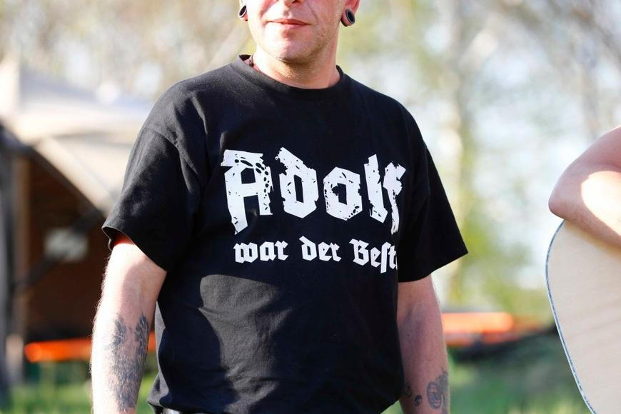 Razie proti extremistům v Německu, policie zabavila tisíce hudebních nosičů
