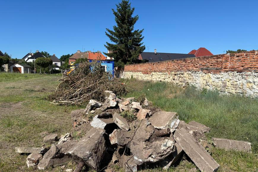 „Nález kosterních pozůstatků.“ Češi tu vraždili Němce, bagr teď odkryl hrůznou věc