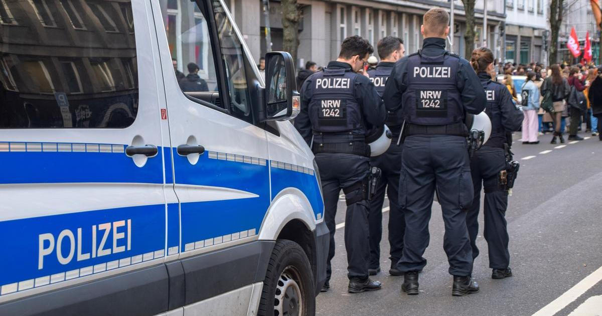 Na západě Německa zadrželi tři muže, podle policie chystali atentát