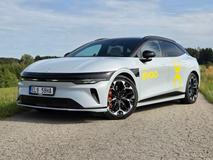 Na českém trhu lze čerstvě koupit čínské elektrické kombi Zeekr 7GT.