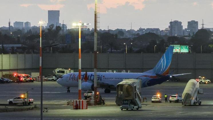 Společnost Flydubai po útoku připravila druhé letadlo (na snímku) k přepravě cestujících na původní cestu do Tel Avivu, kam ve středu v podvečer dorazili.