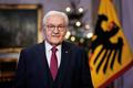 Německý prezident Frank-Walter Steinmeier v projevu varoval před rozkolem ve společnosti a dezinformační kampaní.