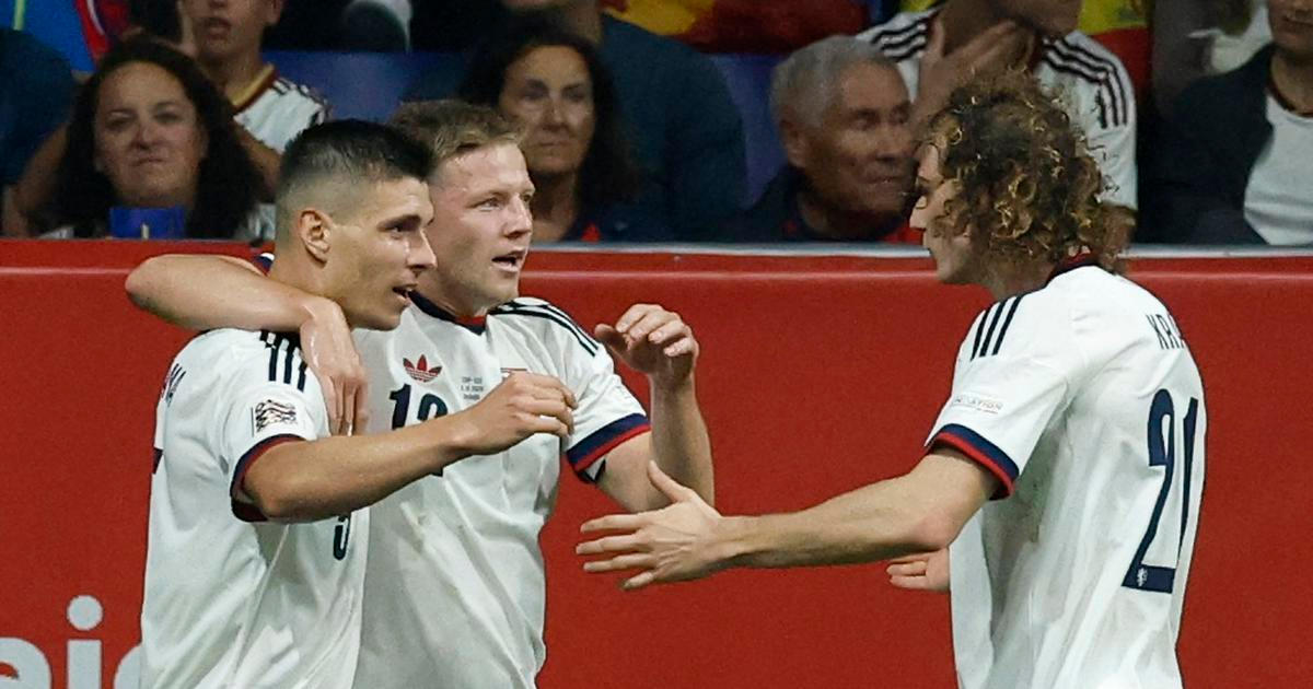 Heroický vzdor českých fotbalistů. O senzační vyrovnání proti šampionům je obrali sudí