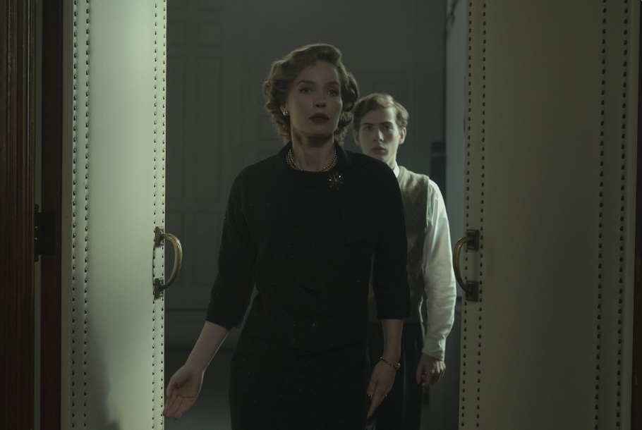 Annabelle Wallisová v roli psycholožky z Harvardu a Jacob Tremblay jako Ted Kaczynski ve filmu Unabomber (2026).