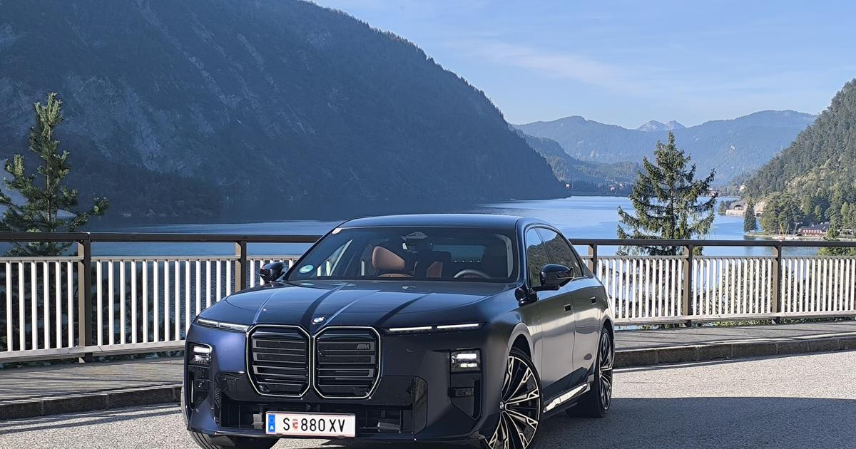 Chybějící displej, konec iDrivu. Projeli jsme omlazené BMW 7, provokovat umí stále
