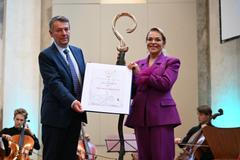 ČR-právo-diplomacie-literatura-lidská-ocenění-Havel-FASTPIX