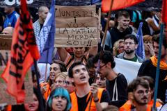 Protest demanding political action to alleviate Spain's housing crisis, in Barcelona