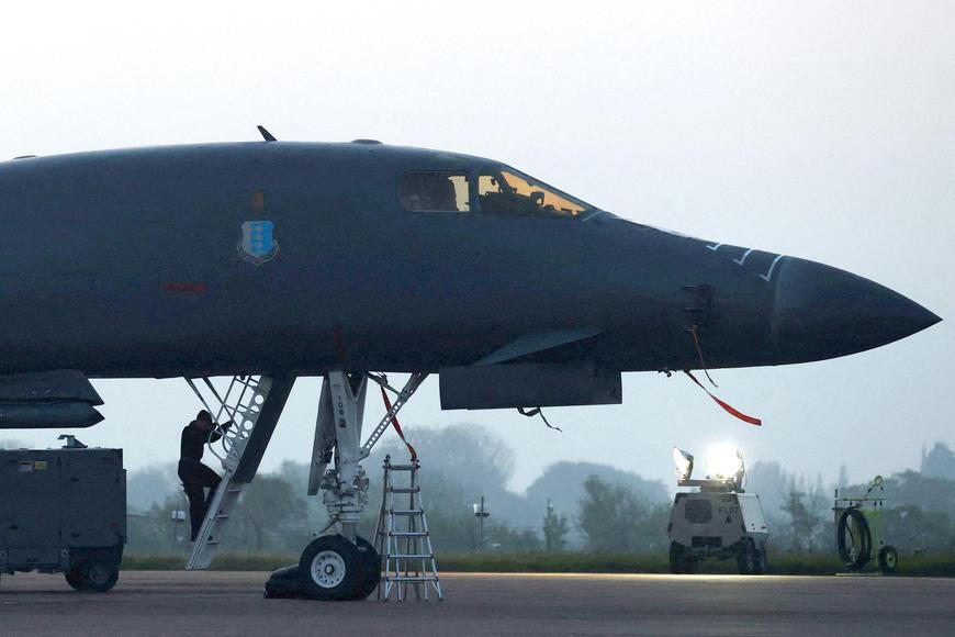 Bombardéry nejsou v bezpečí. USA stáhly letouny z Británie, bojí se dlouhých prstů Teheránu
