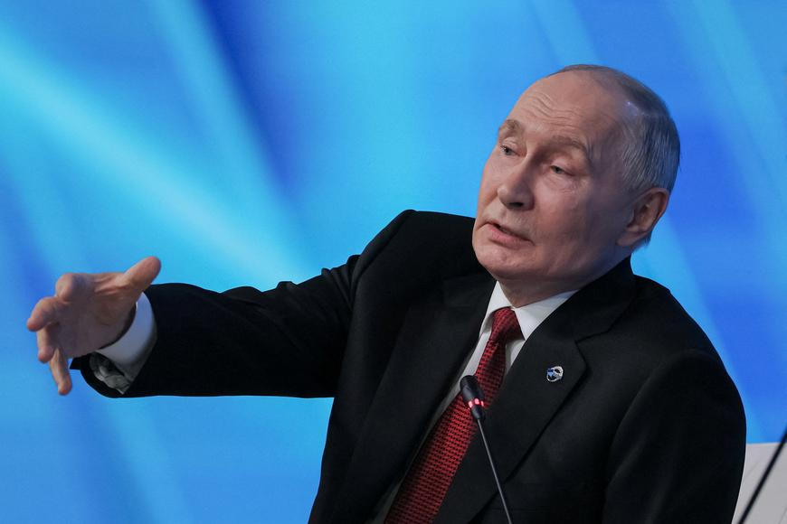 Kdy skončí válka. Putin pod tlakem riskuje více než dříve, popsal exšéf špionů