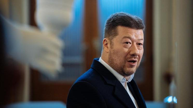 Schůze vlády, Tomio Okamura