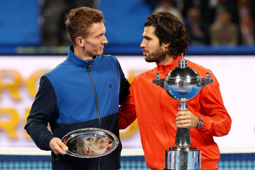 Lehečka trápil Alcaraze, trofej ale patří Španělovi. Čech musí litovat prvního setu