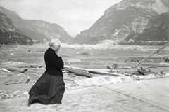 Children playing after the disaster of Vajont