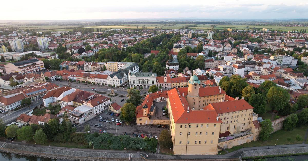 Policie pátrá po vězni, který utekl z pracoviště v Poděbradech. Mohl zamířit do Pardubic