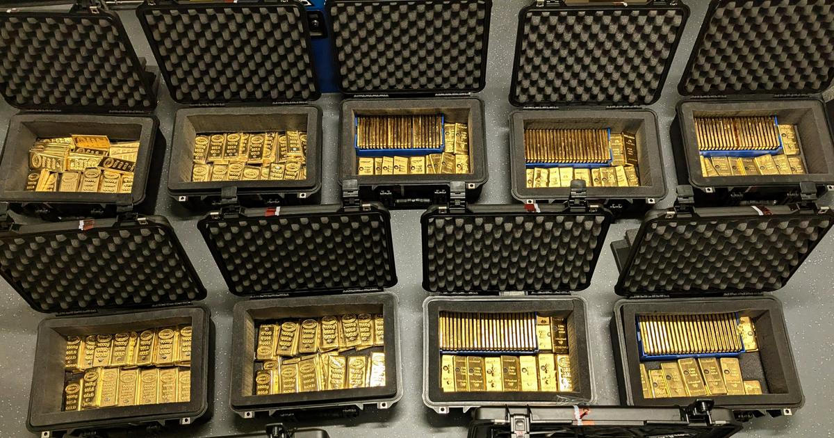 Vysoký úředník CIA se přiznal k obřímu podvodu. Nakoupil stovky zlatých cihel i luxusní nemovitosti