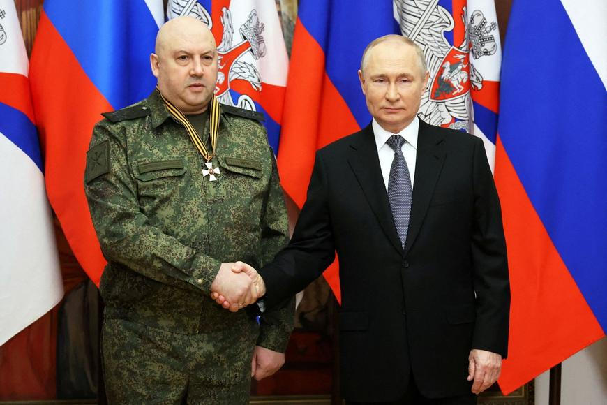 „Generál Armagedon“ se vrací. Putin sází na brutálního velitele, má mu vyhrát válku
