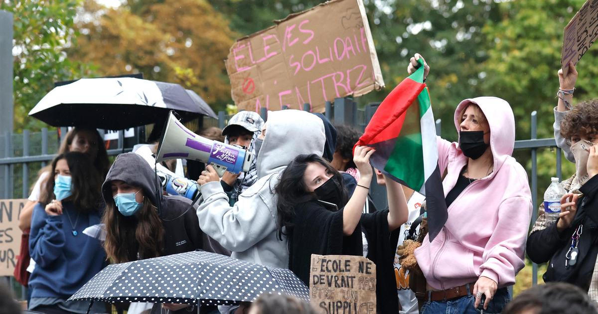 Francouzský premiér na pozadí studentských protestů slíbil plán na řešení krize