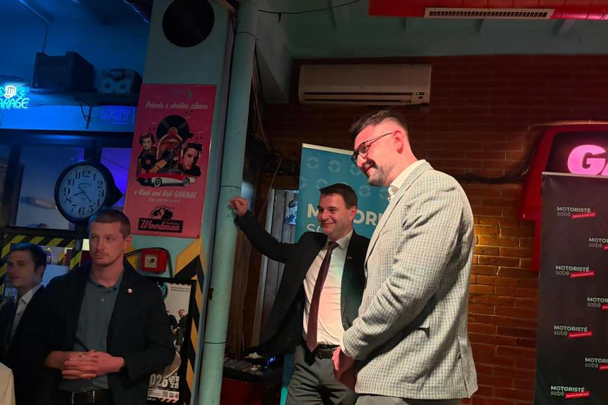 „Fiala dělal špatně jednu věc za druhou.“ Po překvapivém útoku to Macinka sám schytal