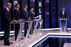 Kromě ministra průmyslu Karla Havlíčka (ANO) se debaty zúčastnili předsedové Vít Rakušan (STAN), Martin Kupka (ODS), Zdeněk Hřib (Piráti), Tomio Okamura (SPD) a Petr Macinka (Motoristé sobě); 7. října 2026.