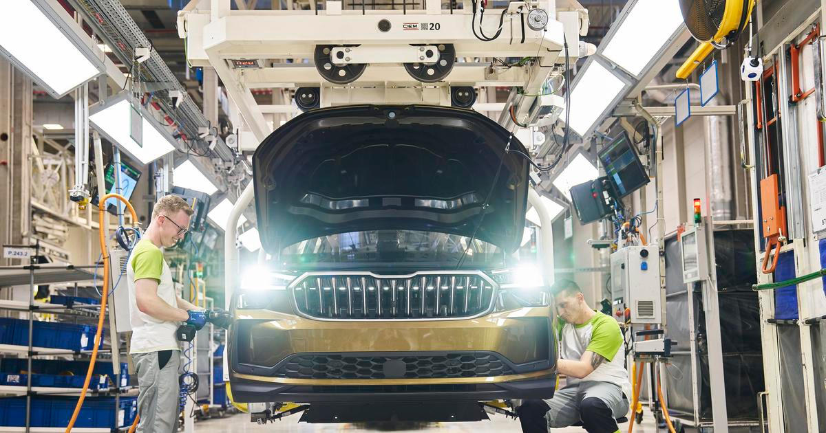 Škoda má další problémy. Po elektromobilech musí omezit i výrobu oblíbeného SUV