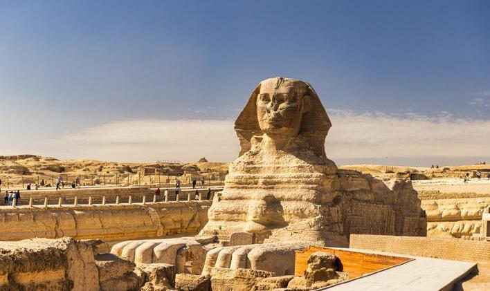 The,Sphinx,In,Giza,,Famous,Wonder,Of,The,World,Near