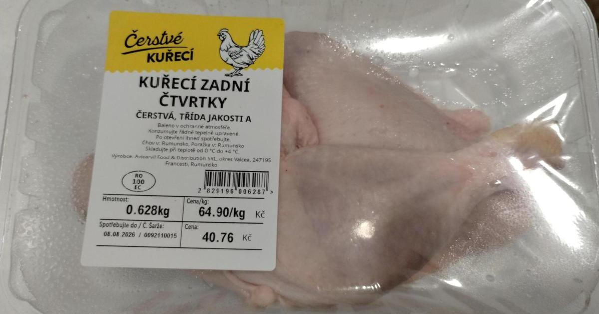 Máte v mrazáku kuřecí z léta? Inspektoři v něm našli salmonelu
