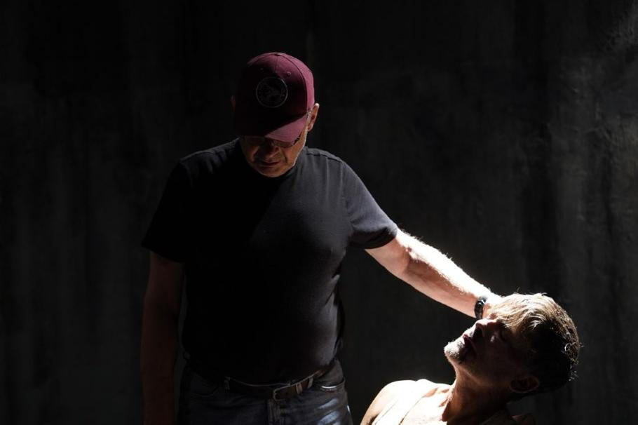 Režisér Václav Marhoul a Rob Lowe během natáčení filmu Doznání.