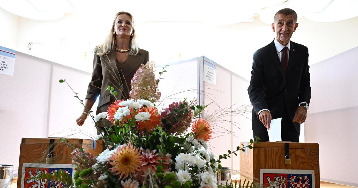 Česko volí. K urnám dorazil Babiš i prezident Pavel