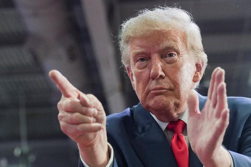 Bojkot po odebrání akreditací. USA vyšetřují pět televizních stanic