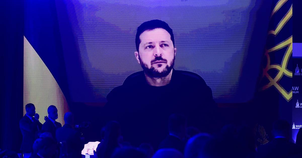 My už na rafinerie neútočíme, Rusko ano, zlobí se Zelenskyj. O příměří ví jen z médií