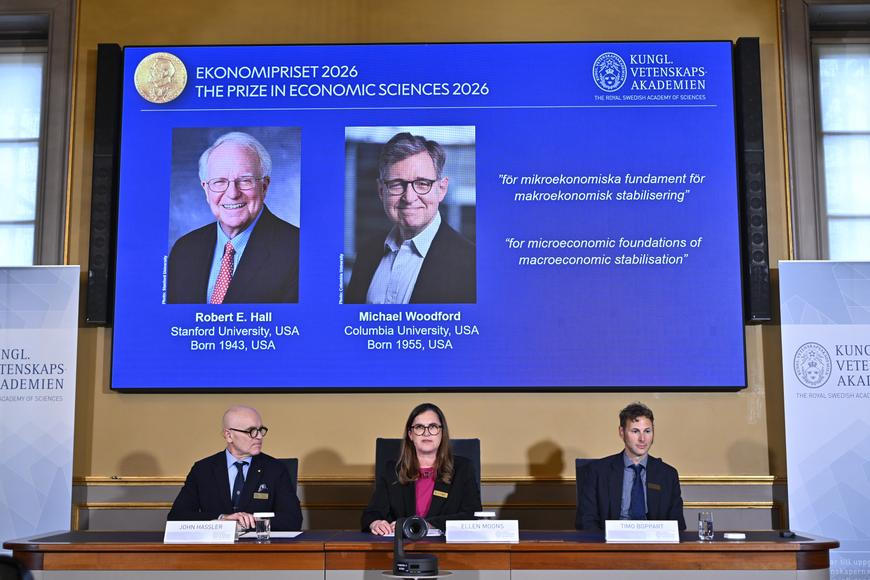 Nobelovu cenu za ekonomii získali dva Američané. Našli recept na účinnou stabilizační politiku