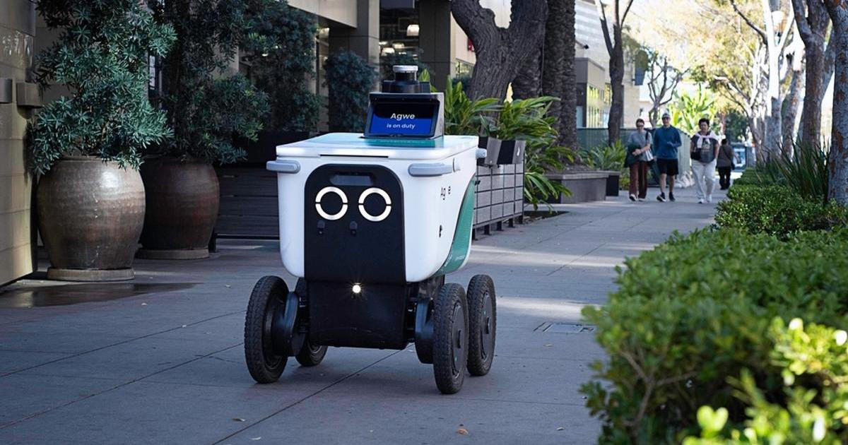 Roboti rozvážejí jídlo, lidé je kopou. Amerika zkouší, zda spolu dokážou žít