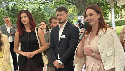 Poslankyně STAN Anežka Nedomová při letošním setkání mladých politiků a političek s prezidentem Petrem Pavlem v Lánech.