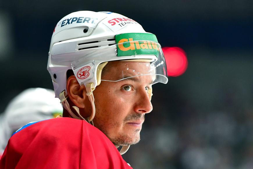 Hořký konec legendy: Se Slavií nemluví, doma Novákovi dluží
