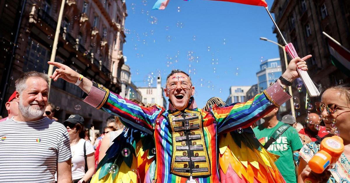 „Orbánův bič“ na LGBT končí. Maďarský parlament zrušil kontroverzní část zákona