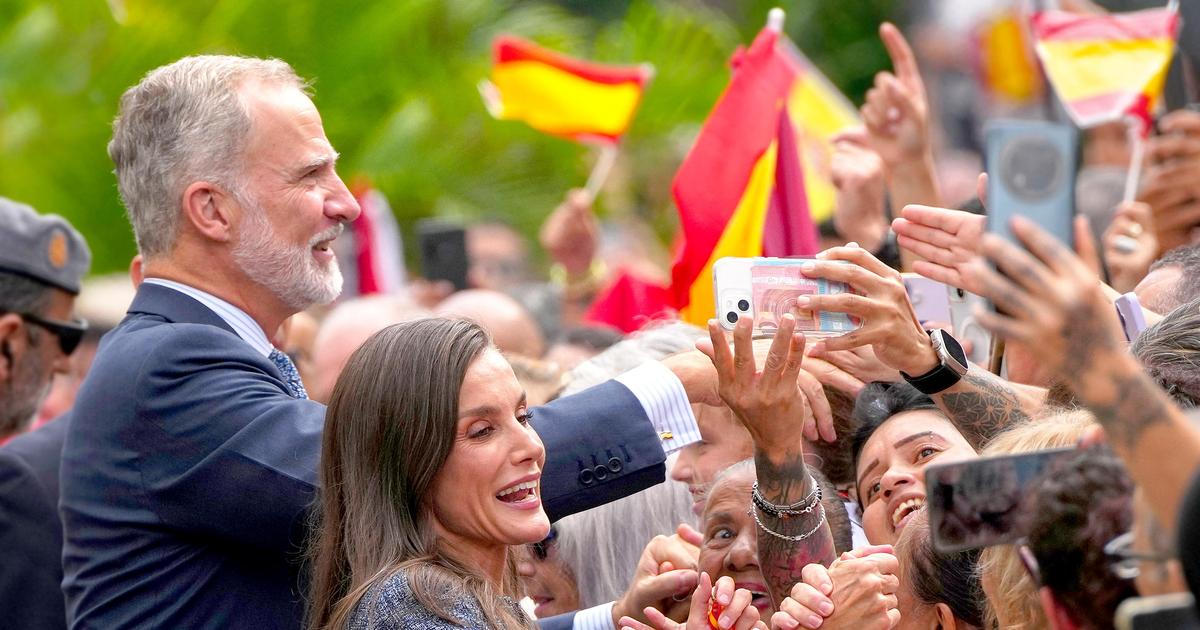 Královský pár sklízel ovace, Sáncheze vypískali. Ceuta ukázala dvě tváře