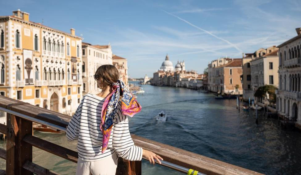 Young,Woman,Enjoying,Beautiful,View,On,Grand,Canal,From,Academy
