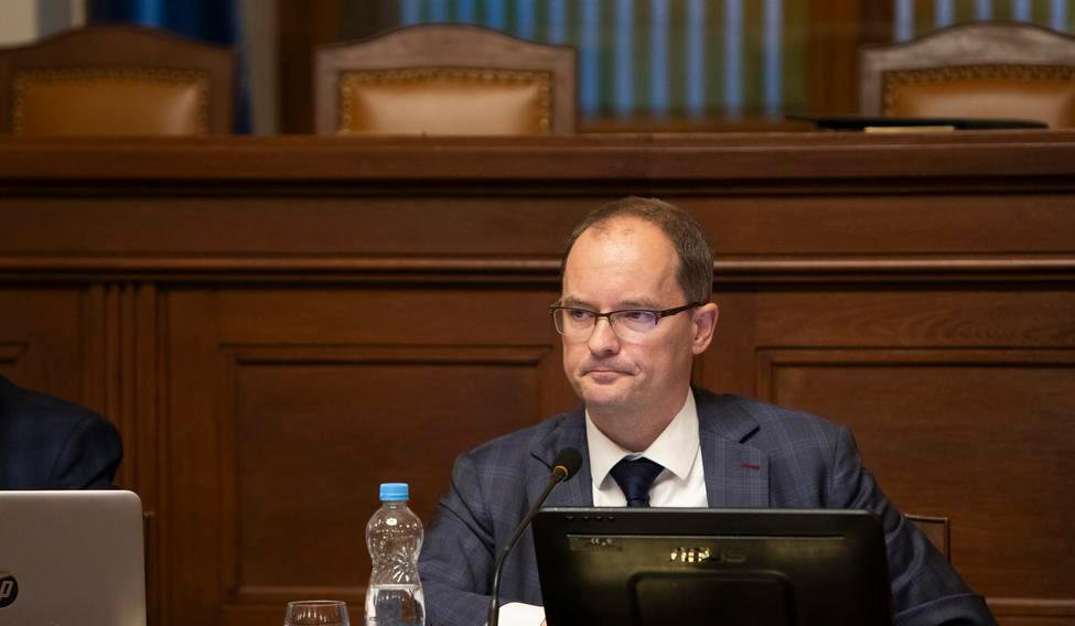 Zda se na jeho hospitalizaci podepsal i stres z poslední doby, odmítl Vladimír Pikora (na archivním snímku ze sněmovny) jakkoliv komentovat.