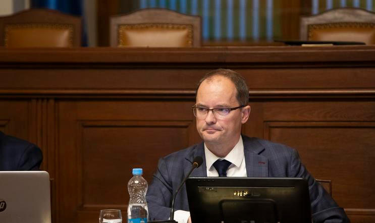Zda se na jeho hospitalizaci podepsal i stres z poslední doby, odmítl Vladimír Pikora (na archivním snímku ze sněmovny) jakkoliv komentovat.