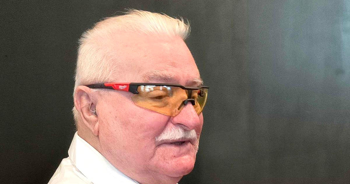 „Je to zrádce.“ Wałęsa si už nemyslí, že Trump přátelství s Rusy jen předstírá