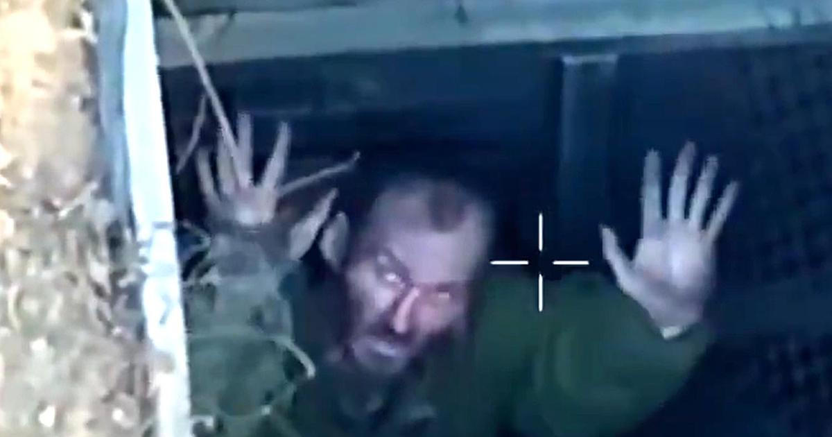 Video: Rusové zaútočili na vlastního vojáka. Chtěl se vzdát